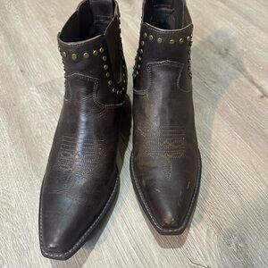 Dingo Dark Brown Studded Leather Western Boots Size 8 👑
